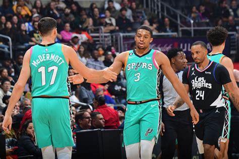 Los Angeles Clippers at San Antonio Spurs odds, picks .